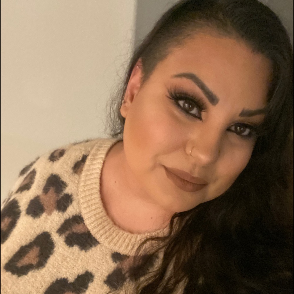 Meet your Posher, Yvette
